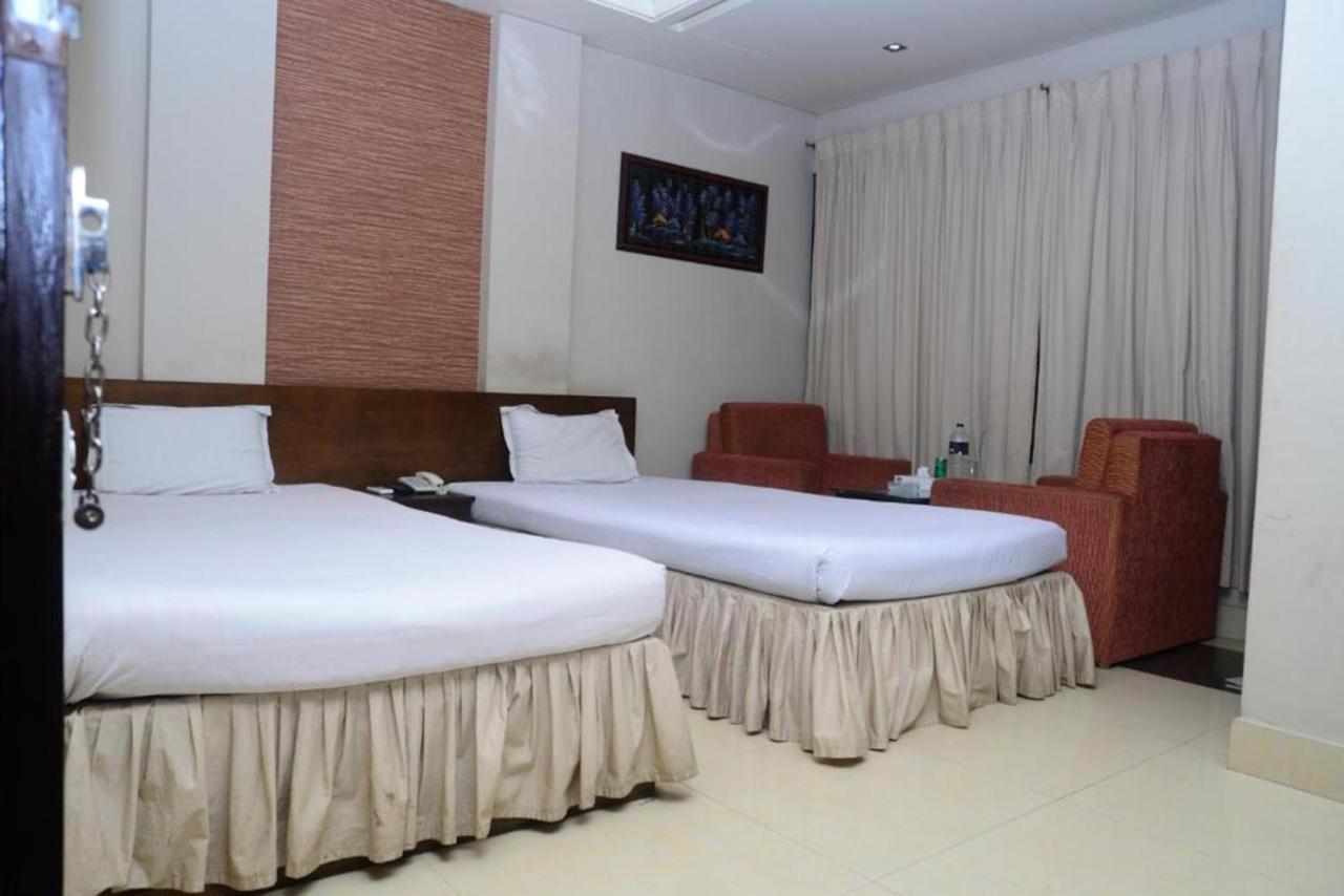 Hotel Royal Living Hotel & Suites Chittagong Esterno foto