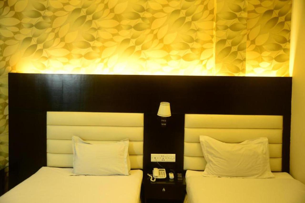 Hotel Royal Living Hotel & Suites Chittagong Esterno foto