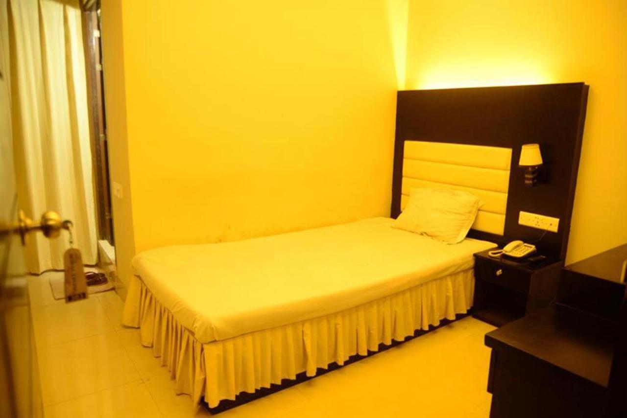 Hotel Royal Living Hotel & Suites Chittagong Esterno foto