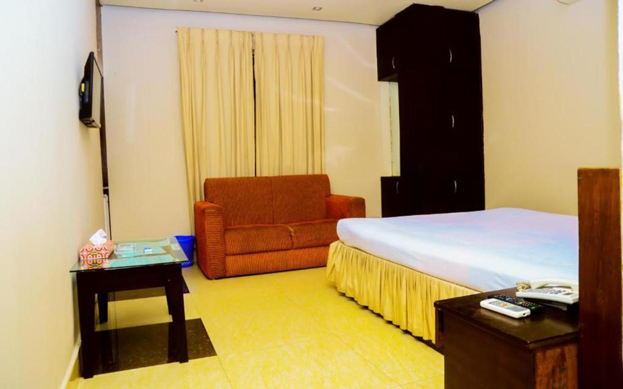 Hotel Royal Living Hotel & Suites Chittagong Esterno foto